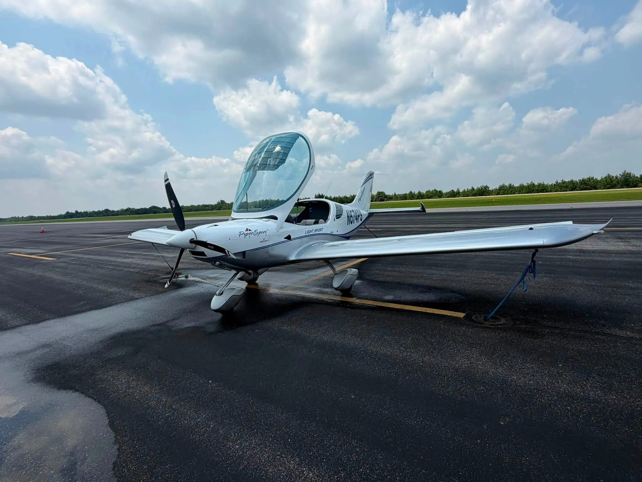 Light aircraft on the ramp after detailing