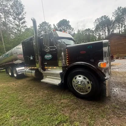 Polished Peterbilt tanker rig